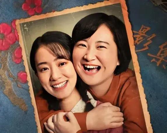 为了吃瓜进娱乐圈见红了,一场意外的明星之旅 第1张 为了吃瓜进娱乐圈见红了,一场意外的明星之旅 第1张